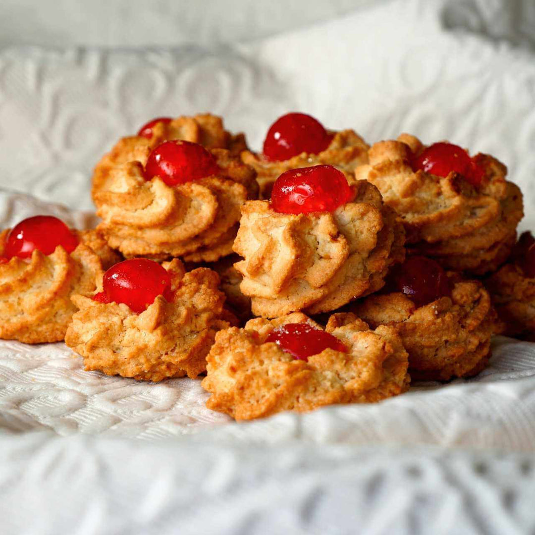 Petit Four Sardi – Dolcetti Artigianali di Mandorla con Ciliegia Candita